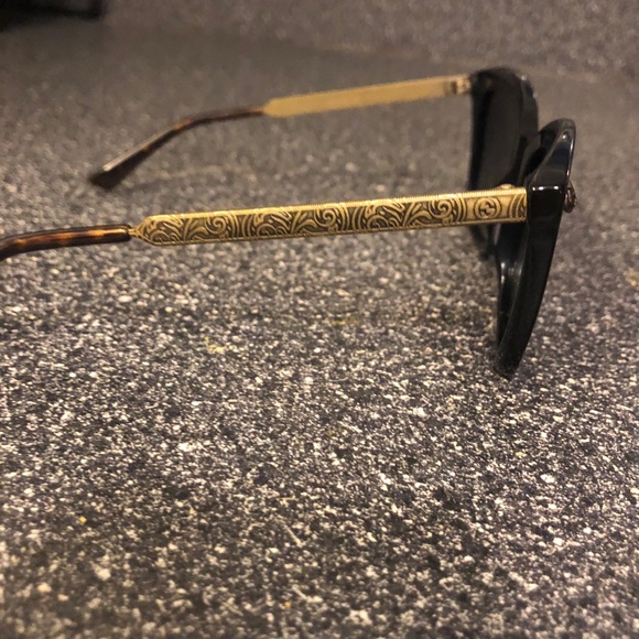 Authentic designer Gucci women’s sunglasses - Picture 2 of 10